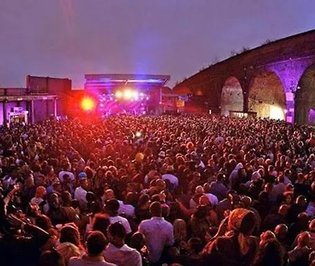 Centre - Fantastic Location