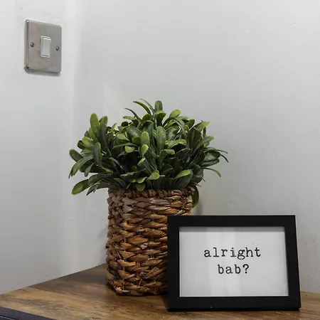 Centre - Fantastic Location Apartment